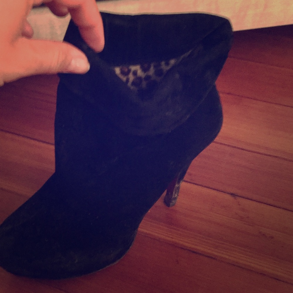 Christian louboutin Bootie pumps 💃🏻